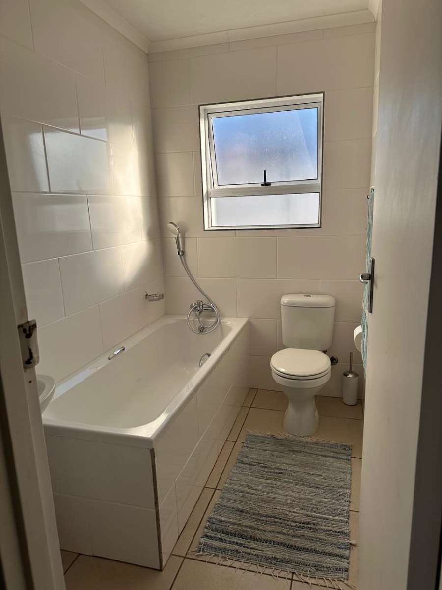 To Let 3 Bedroom Property for Rent in Table View Western Cape